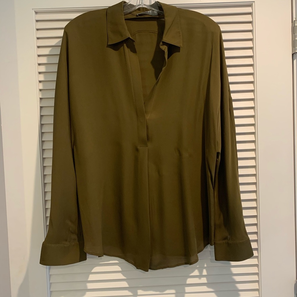 Vince size M olive green silk top